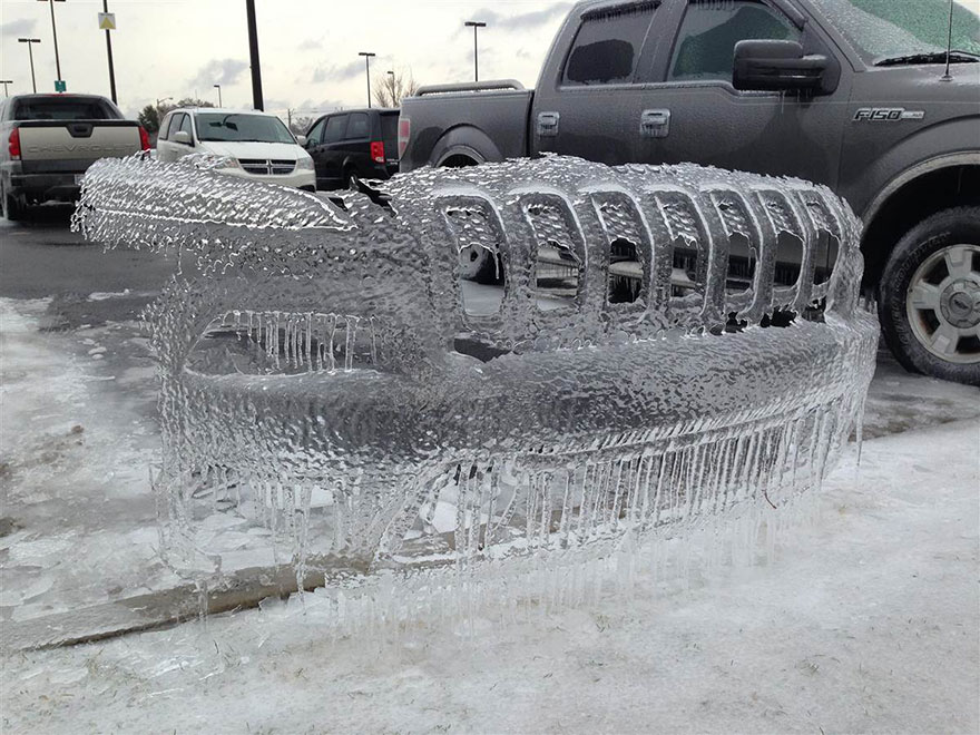 ¿Qué separa a un Jeep del arte? ¡Una helada!