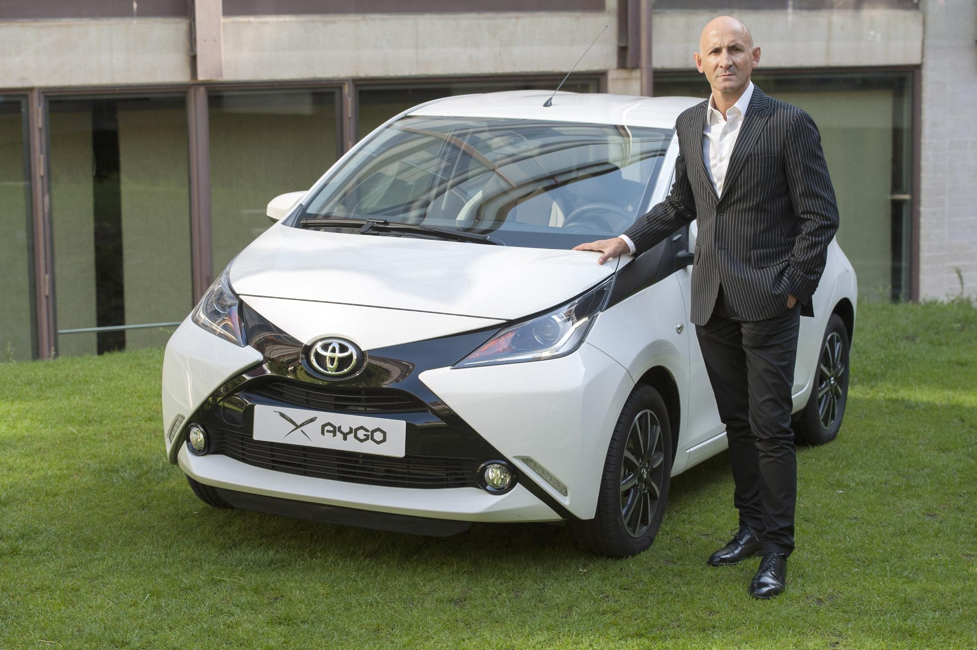 El diseñador Modesto Lomba personalizará un Toyota AYGO… ¡con ayuda de las redes sociales!