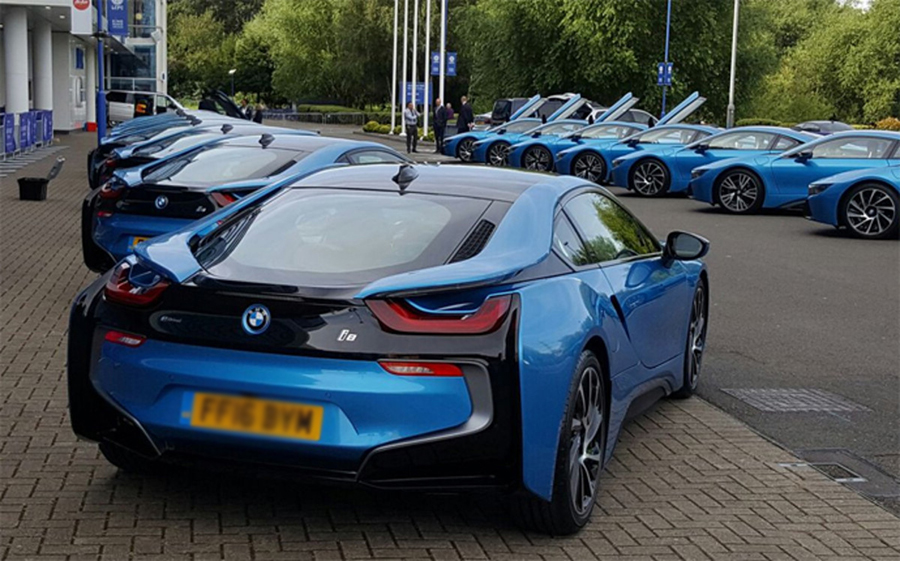 ¿Reconocerías tu coche en un parking lleno de otros coches exactamente iguales al tuyo?