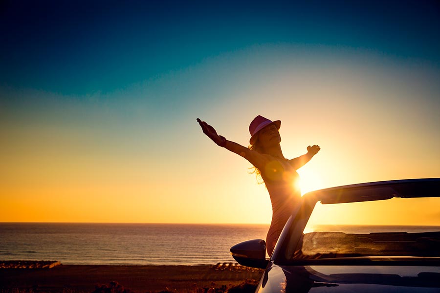 ¿Has empezado a ir a la playa? Consejos para que la salitre no dañe la pintura del coche