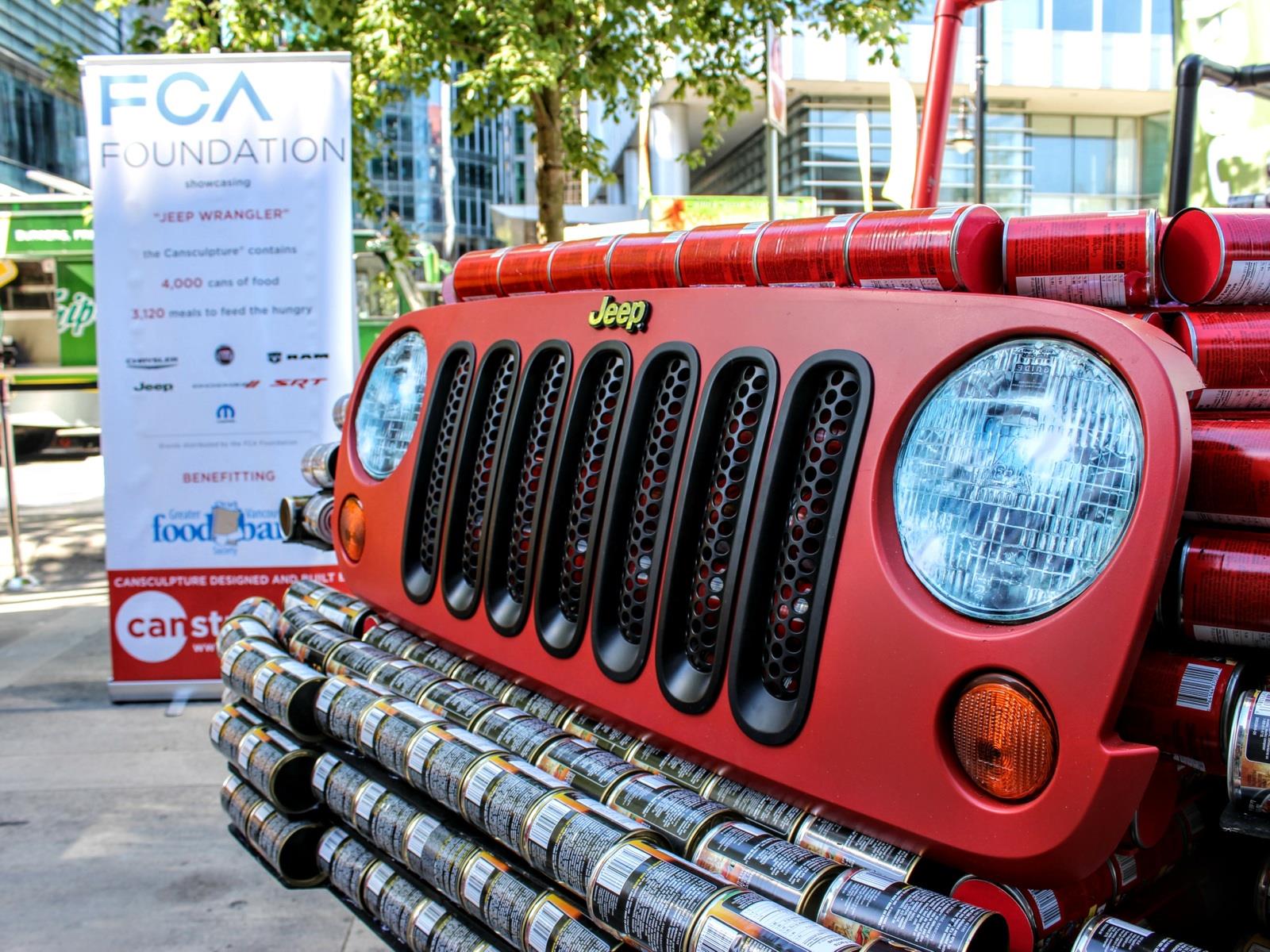 Carrocerías solidarias: así es la de un Jeep Wrangler construido con 4.500 latas de comida